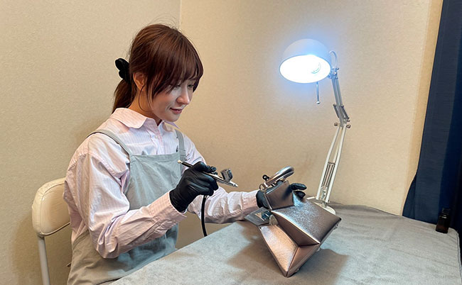 赤羽店で施行している様子